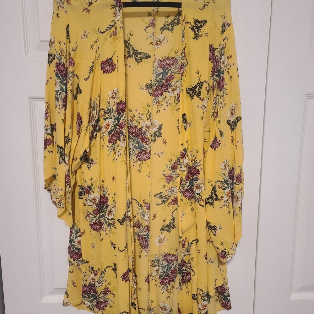 Torrid Floral Butterfly Yellow Kimono Cardigan Size 6